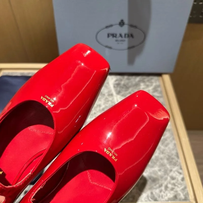 Prada Low Shoes MultiPurpose 34828