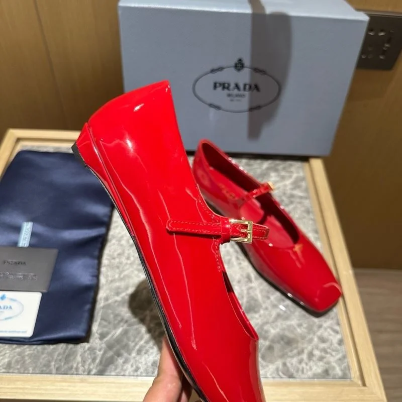 Prada Low Shoes MultiPurpose 34828