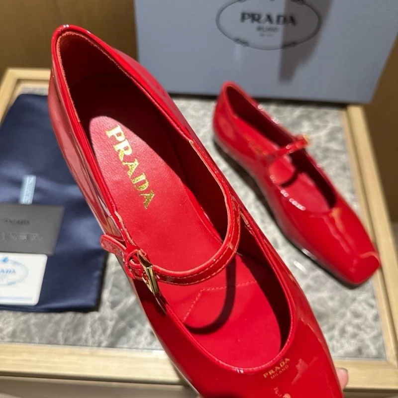 Prada Low Shoes MultiPurpose 34828