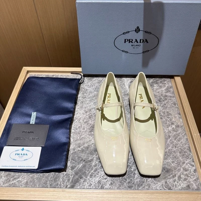 Prada Low Shoes Tailored 34818