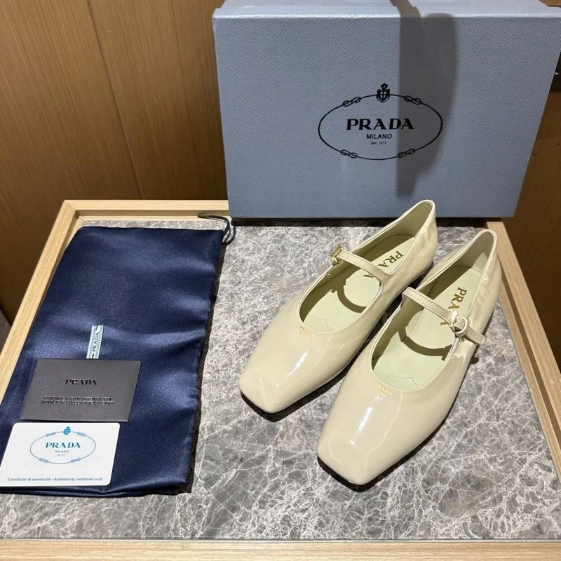 Prada Low Shoes Tailored 34818