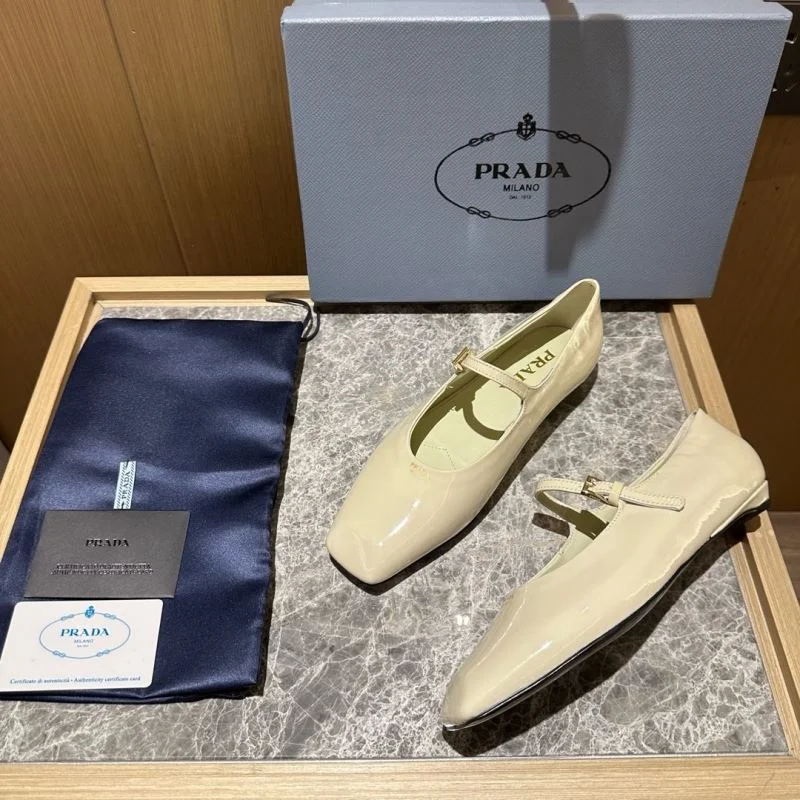 Prada Low Shoes Tailored 34818