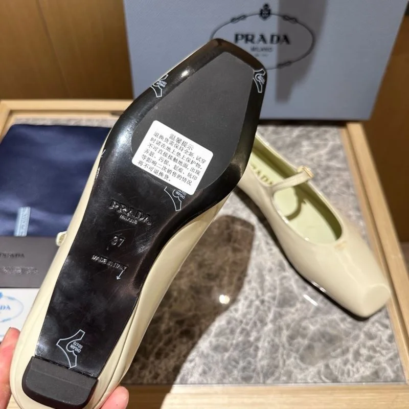 Prada Low Shoes Tailored 34818
