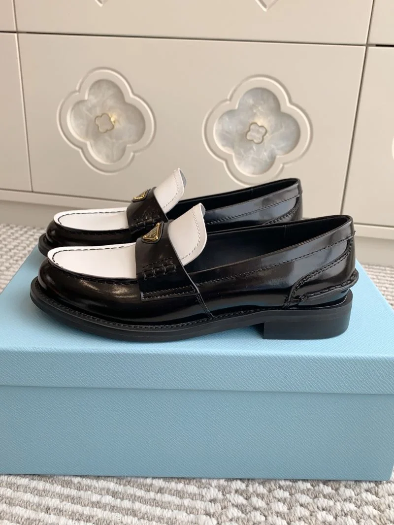 Tailored Prada Low Shoes 34817