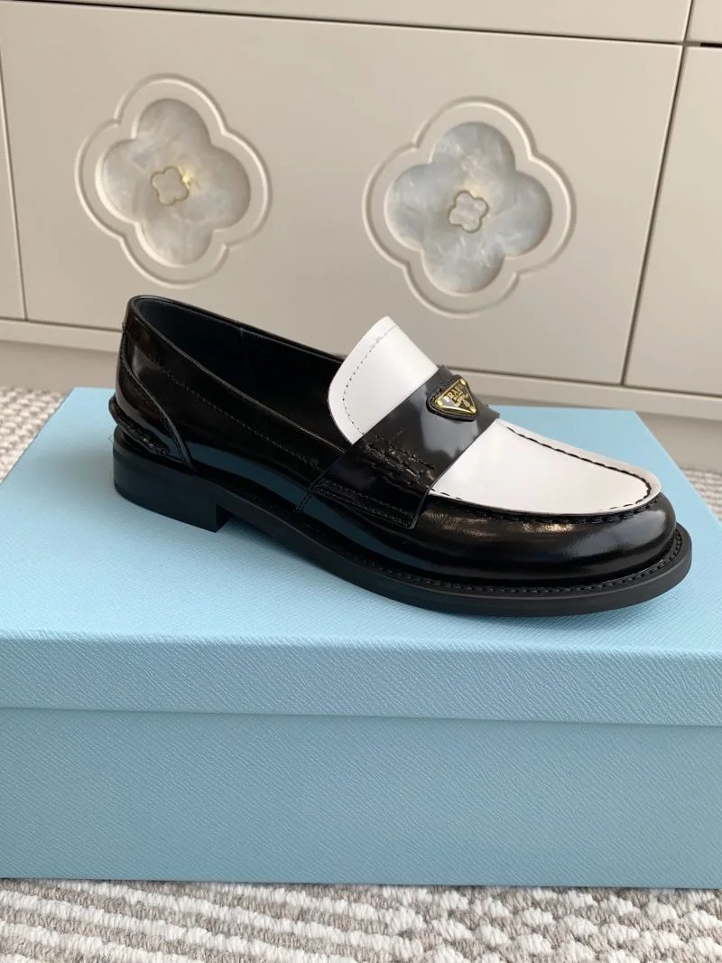 Tailored Prada Low Shoes 34817
