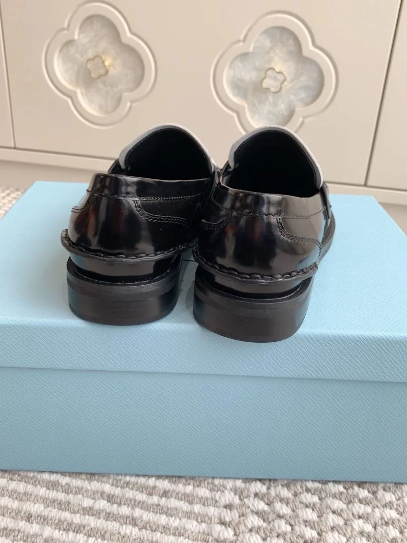 Tailored Prada Low Shoes 34817
