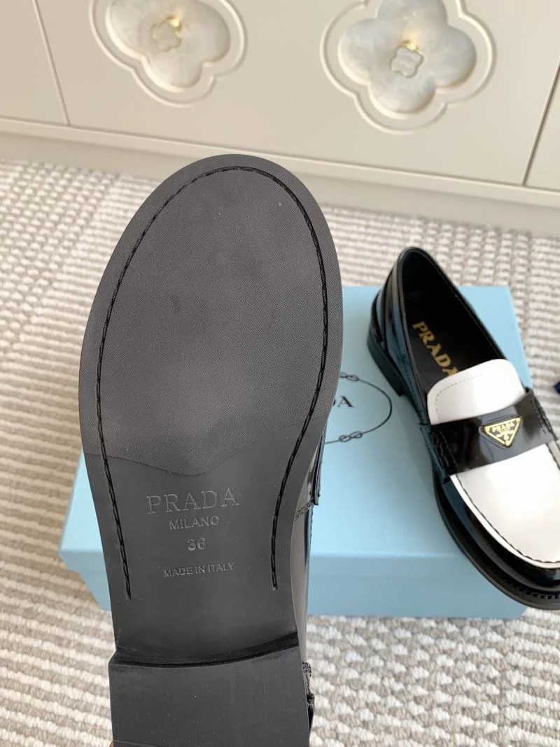 Tailored Prada Low Shoes 34817