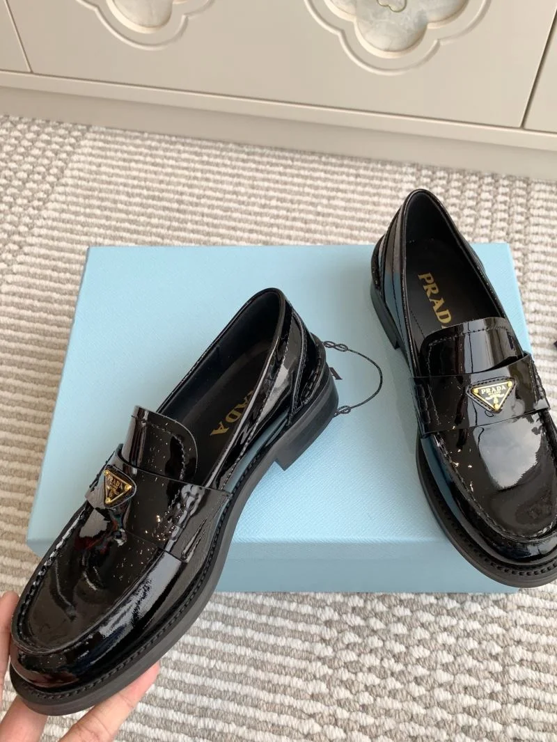 Bright Prada Low Shoes 34822