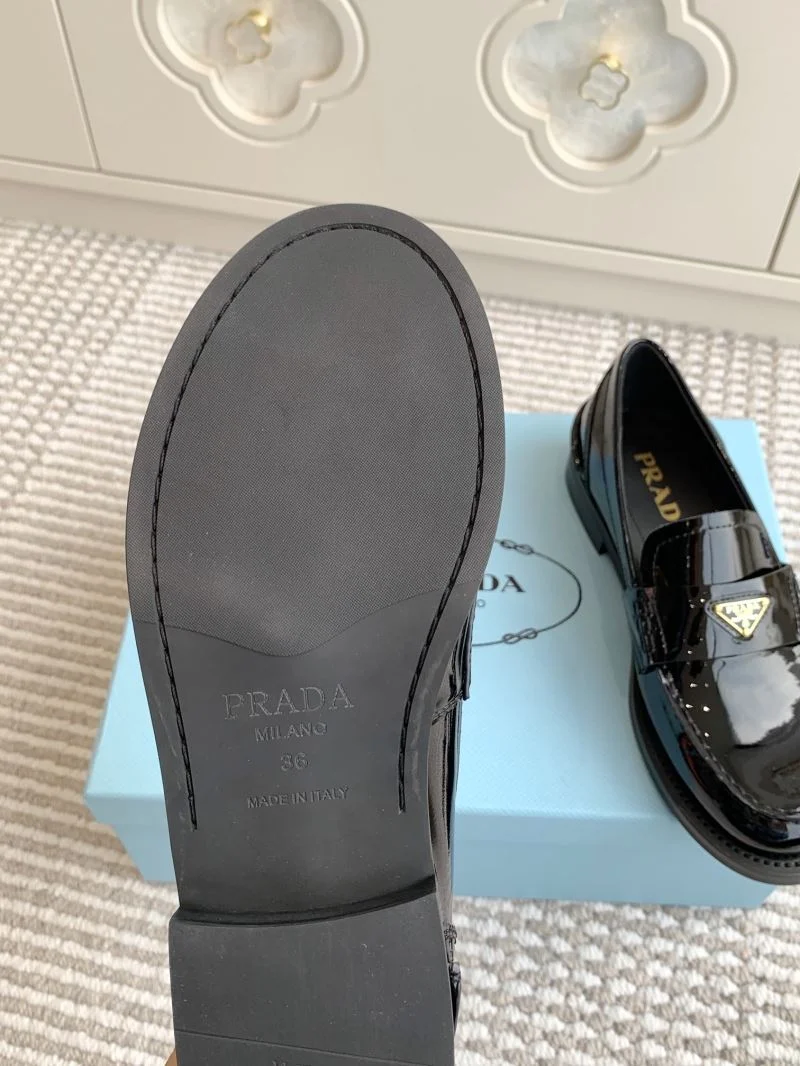 Bright Prada Low Shoes 34822