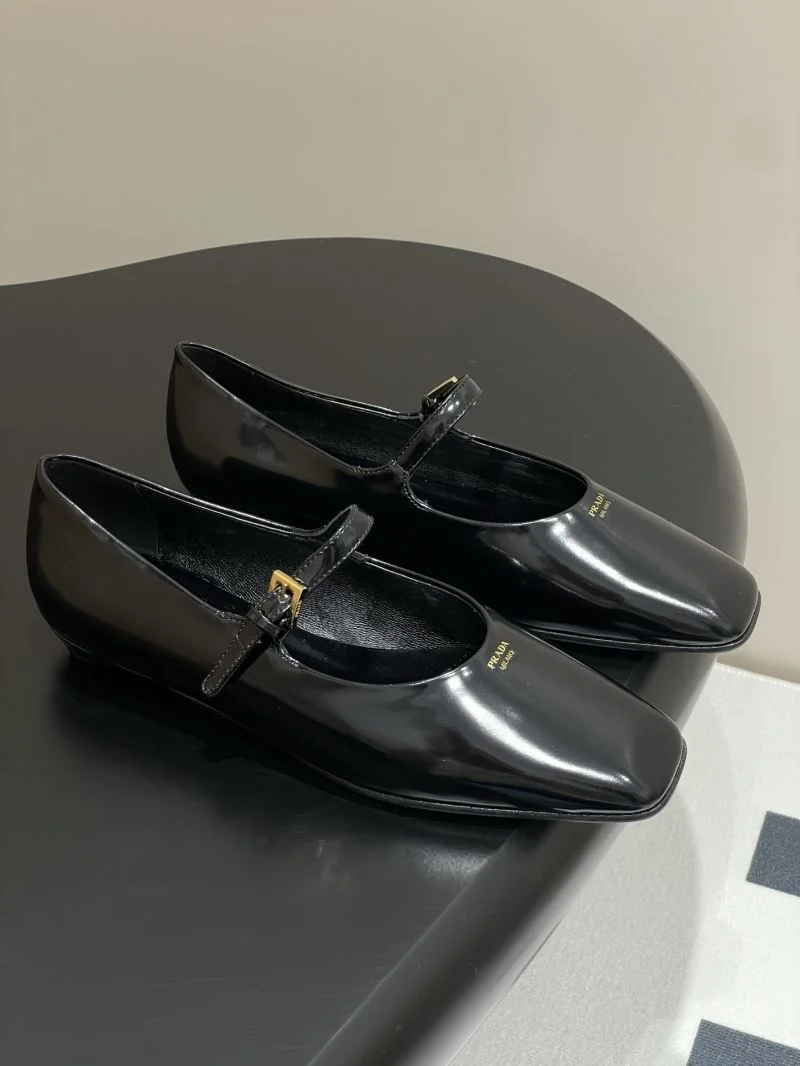 Prada Low Shoes Refined 34815