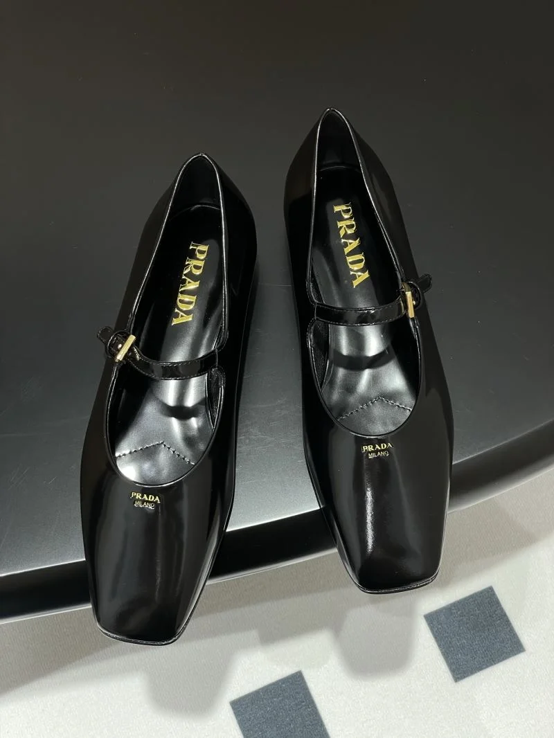 Prada Low Shoes Refined 34815