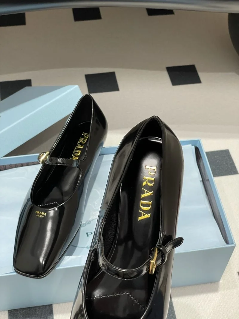 Prada Low Shoes Refined 34815