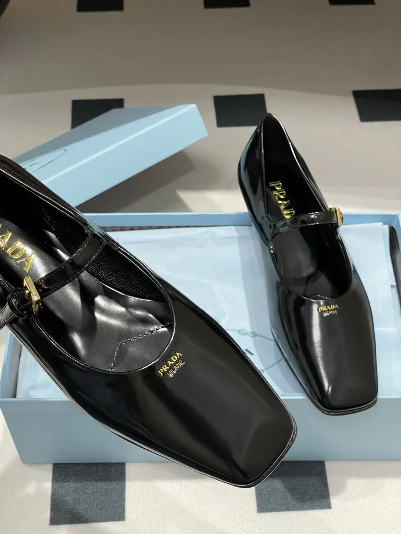 Prada Low Shoes Refined 34815