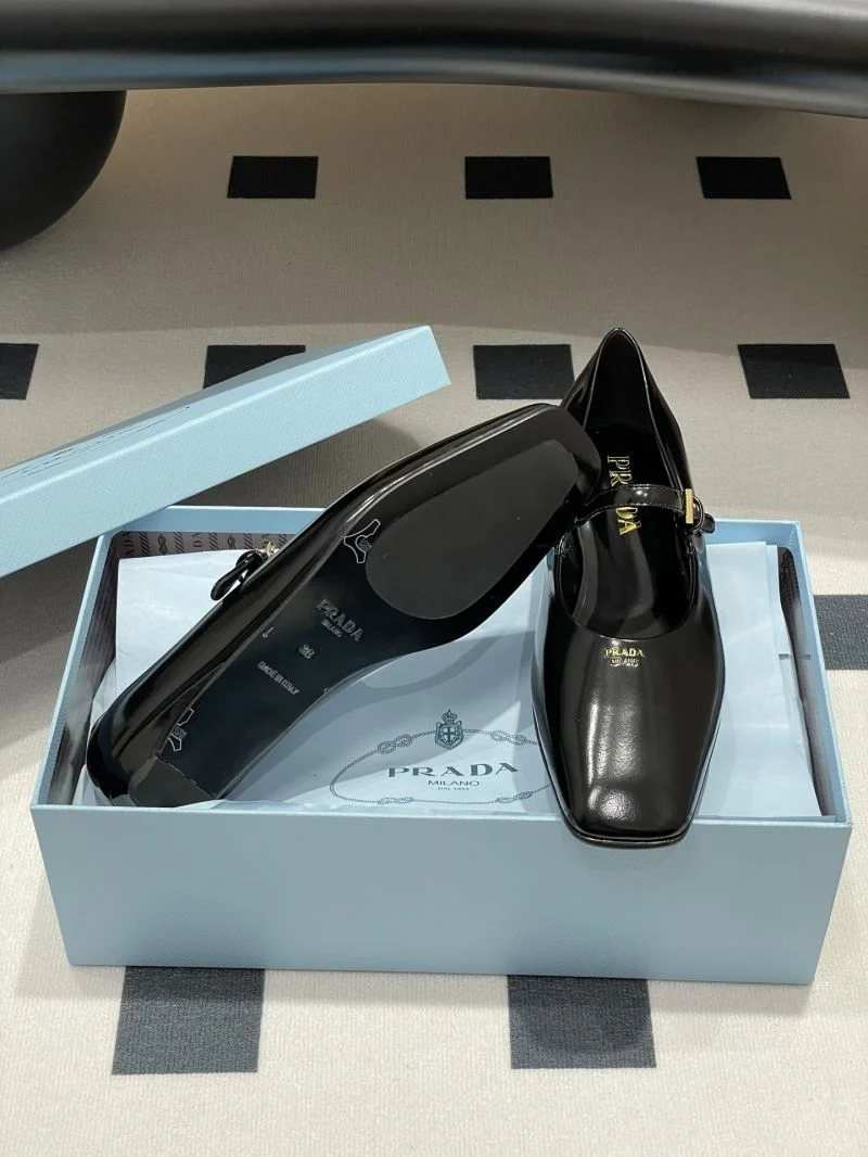 Prada Low Shoes Refined 34815