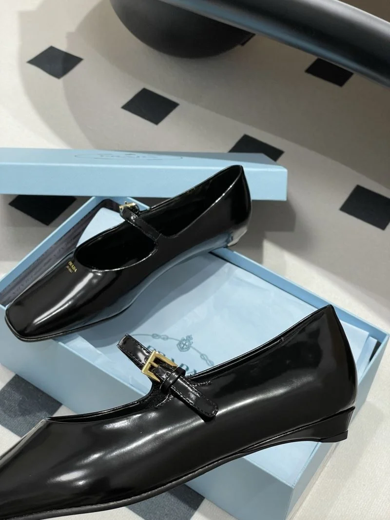 Prada Low Shoes Refined 34815