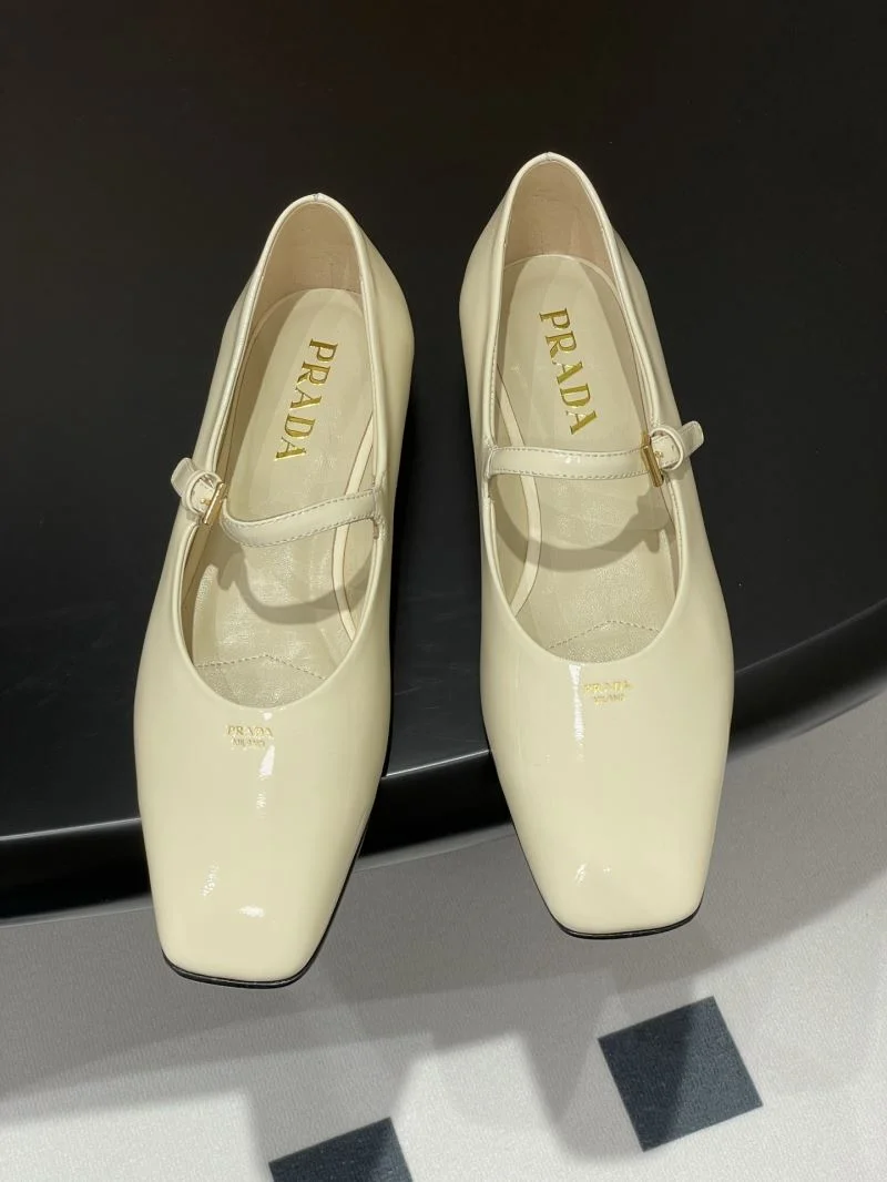 Prada Low Shoes Soft 34812