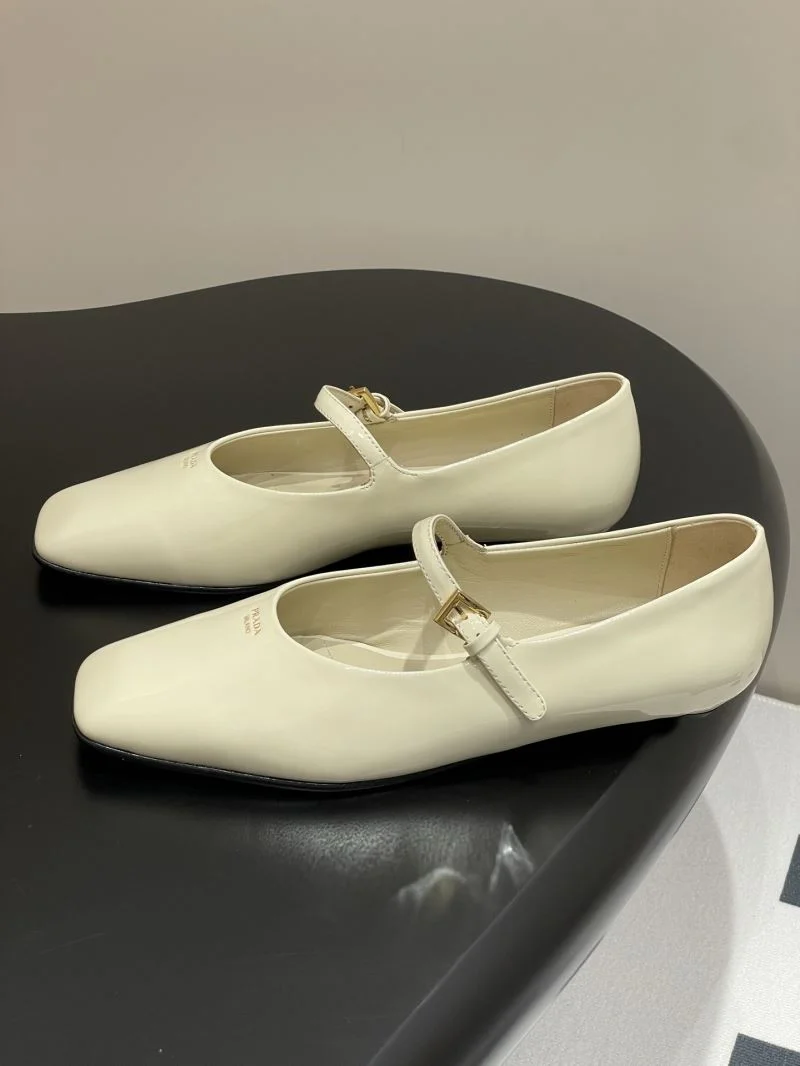 Prada Low Shoes Soft 34812
