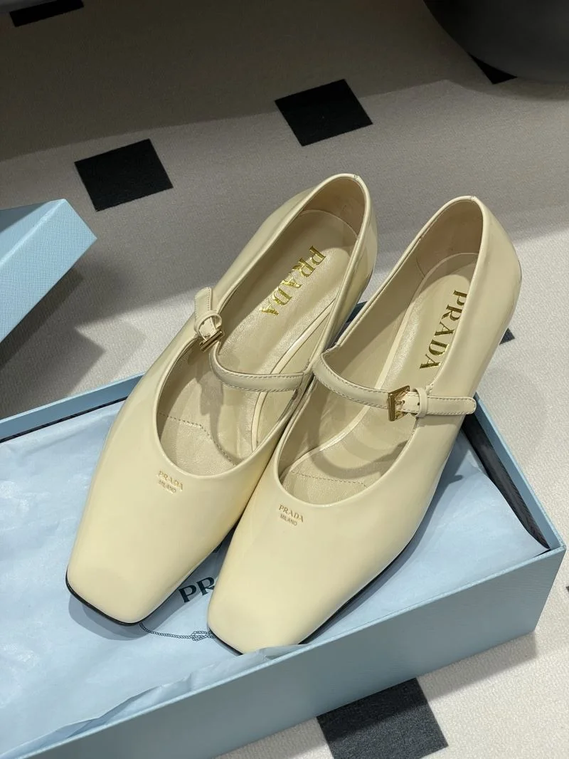 Prada Low Shoes Soft 34812
