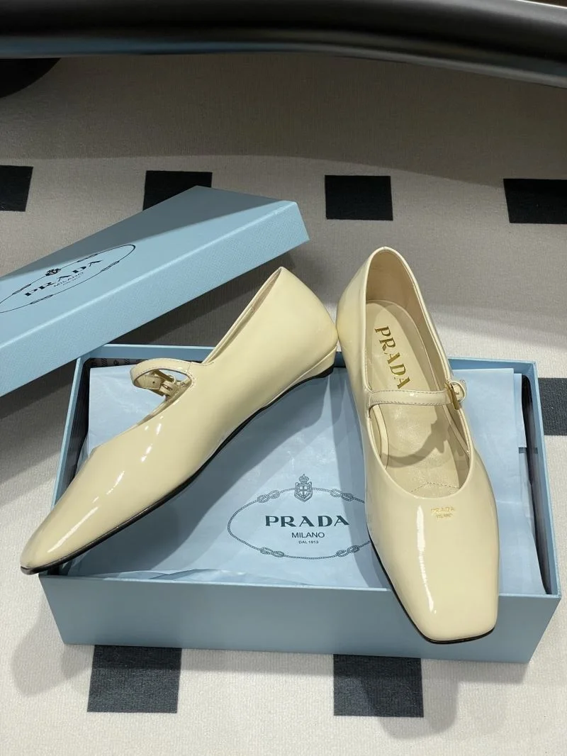 Prada Low Shoes Soft 34812
