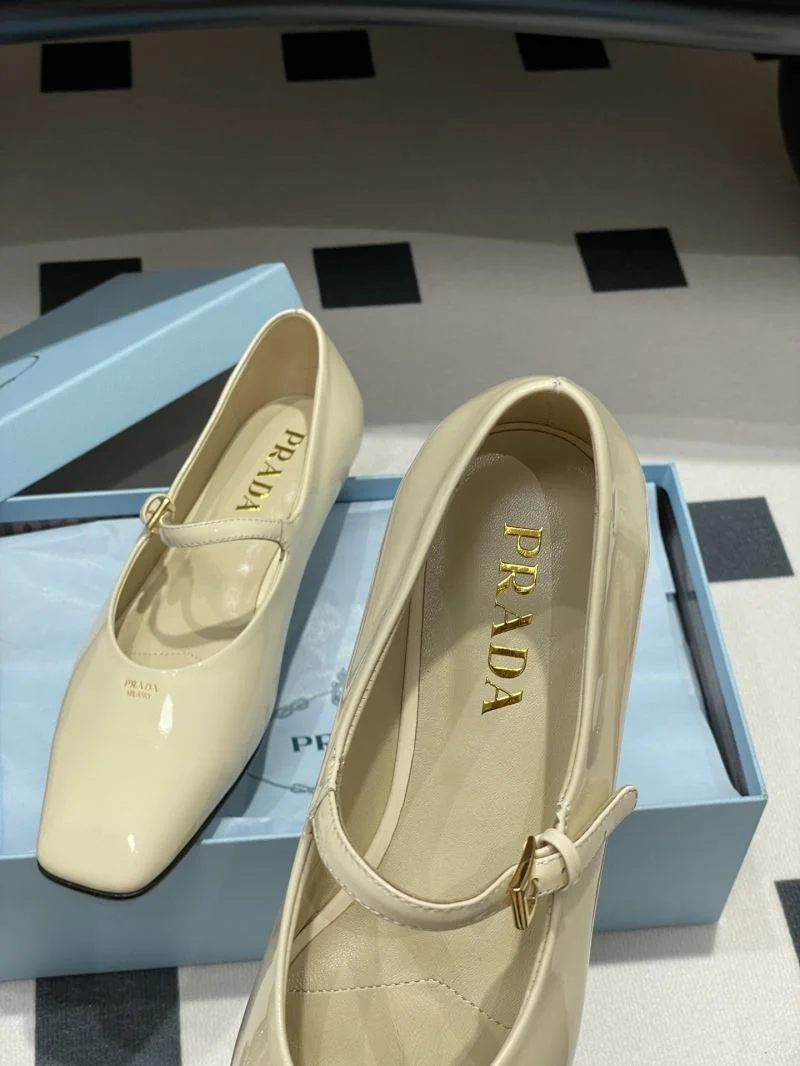Prada Low Shoes Soft 34812
