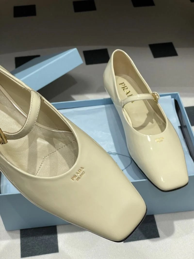 Prada Low Shoes Soft 34812