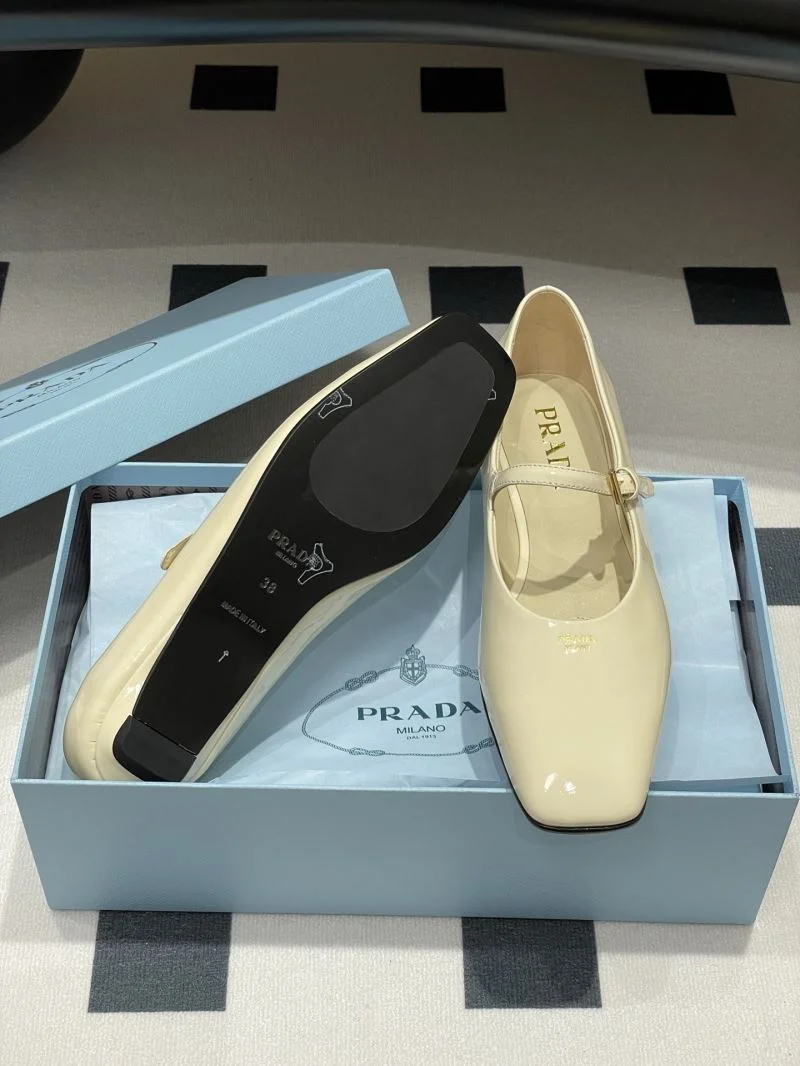 Prada Low Shoes Soft 34812