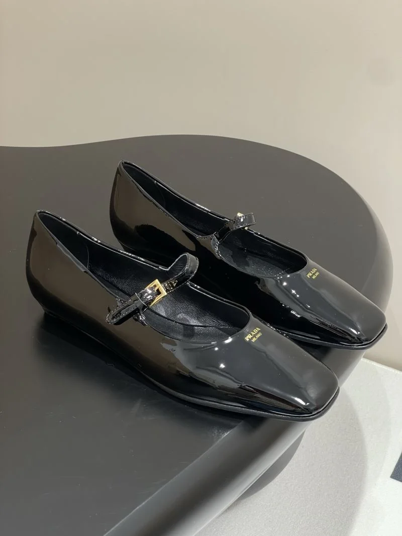Prada Low Shoes WellDesigned 34816