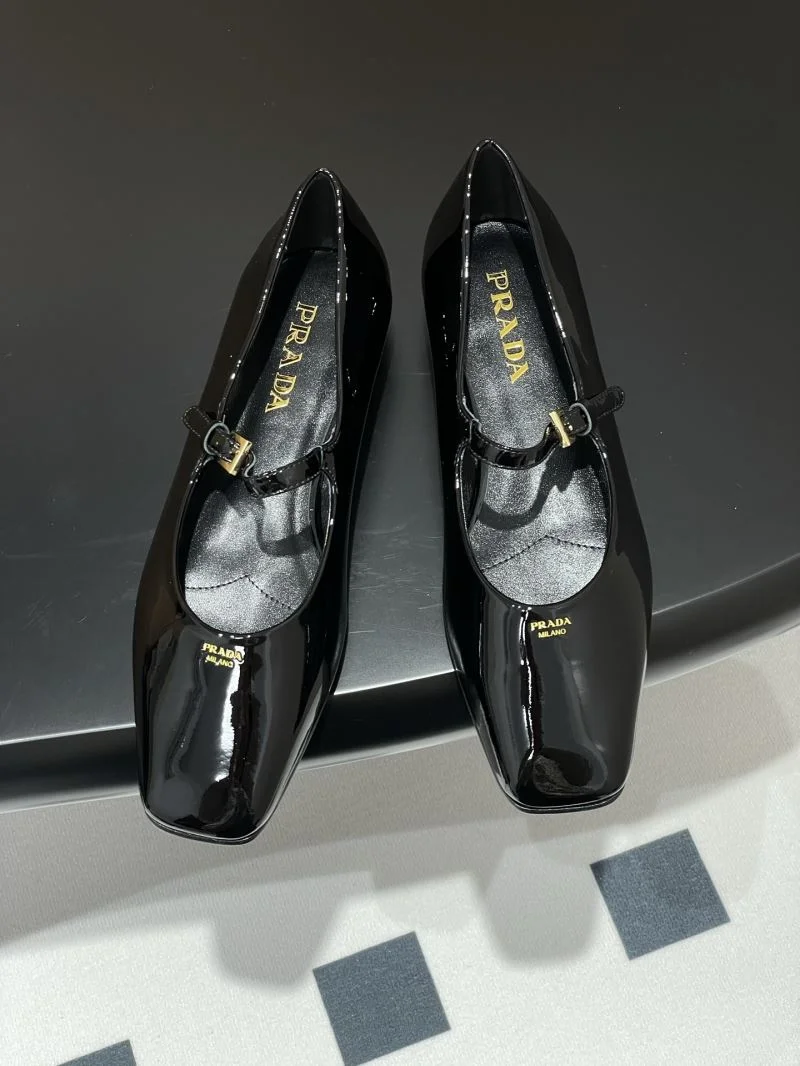 Prada Low Shoes WellDesigned 34816