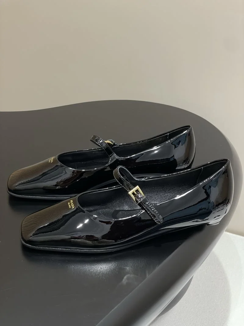 Prada Low Shoes WellDesigned 34816