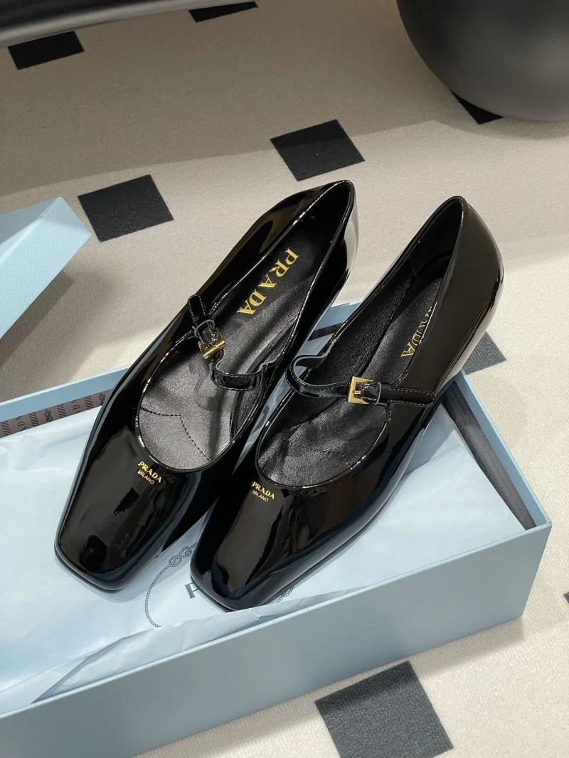 Prada Low Shoes WellDesigned 34816