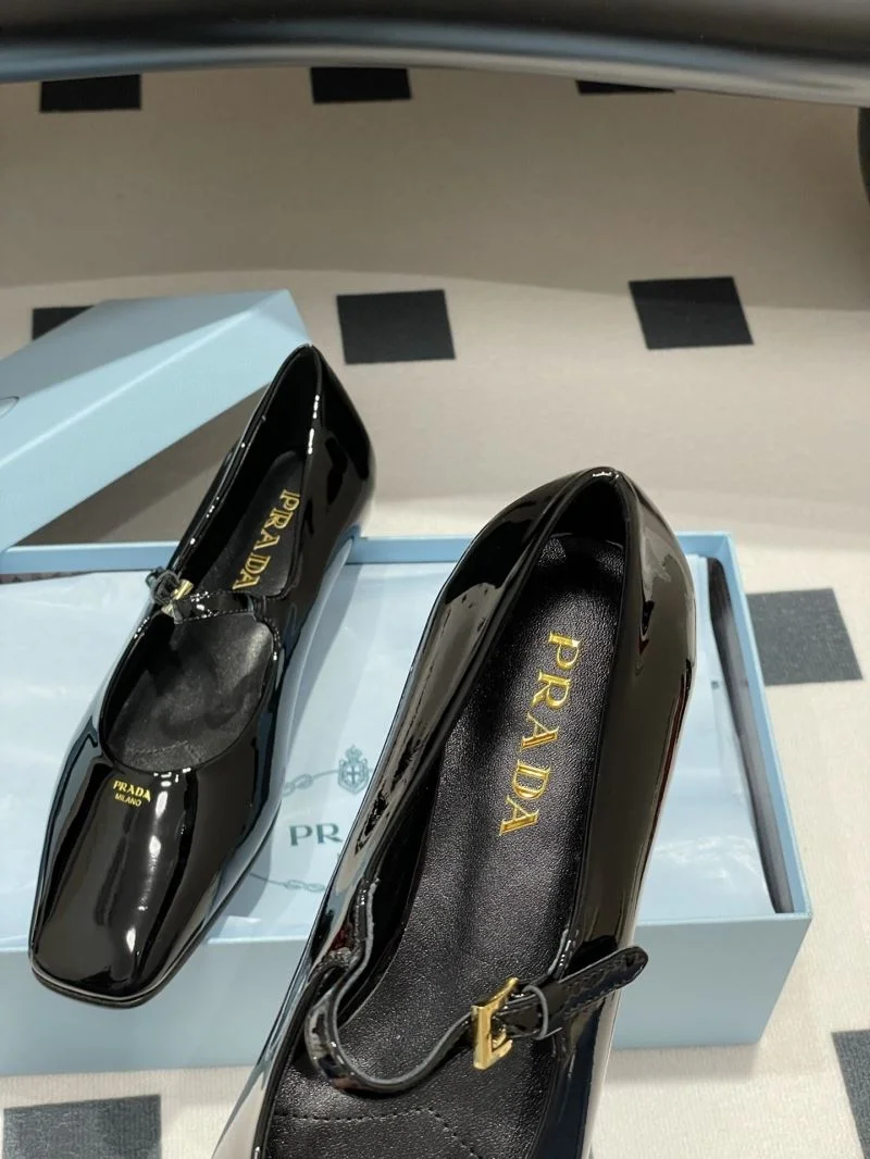 Prada Low Shoes WellDesigned 34816