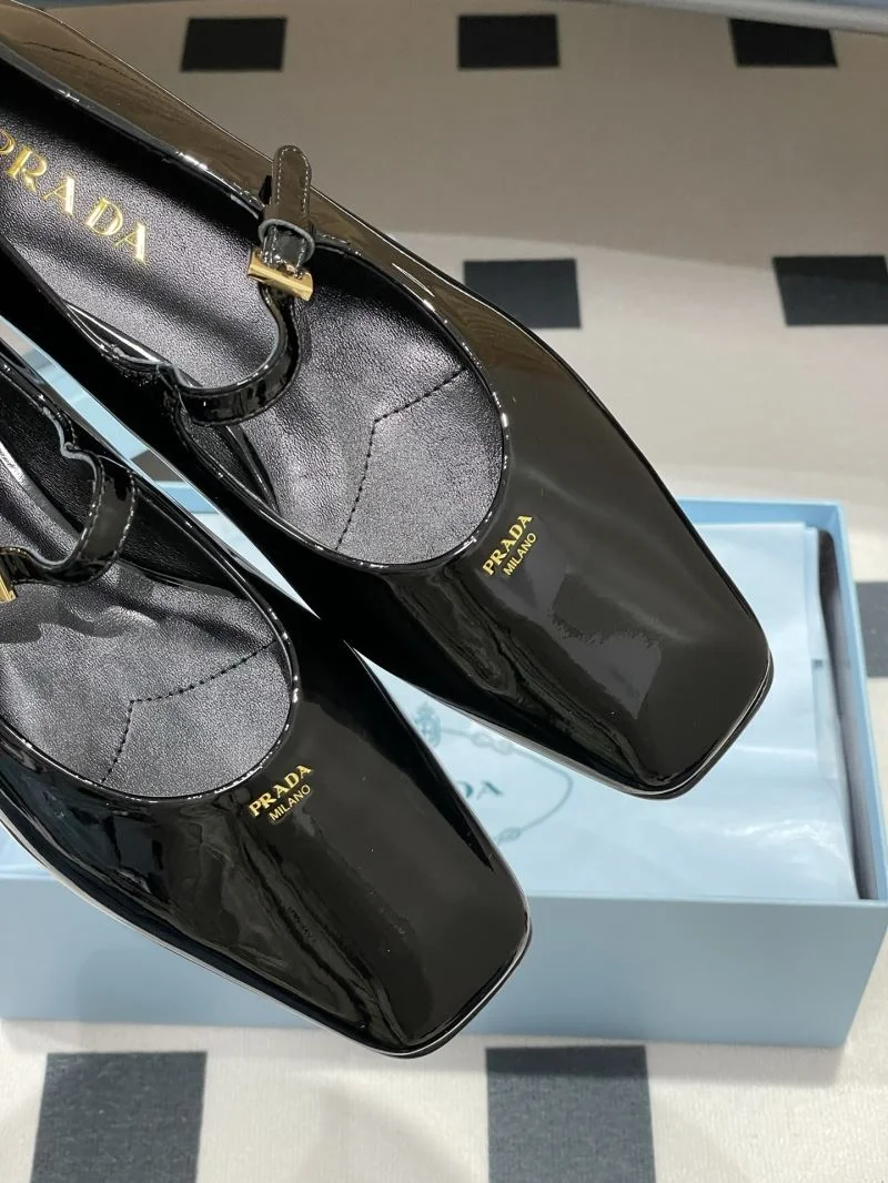 Prada Low Shoes WellDesigned 34816