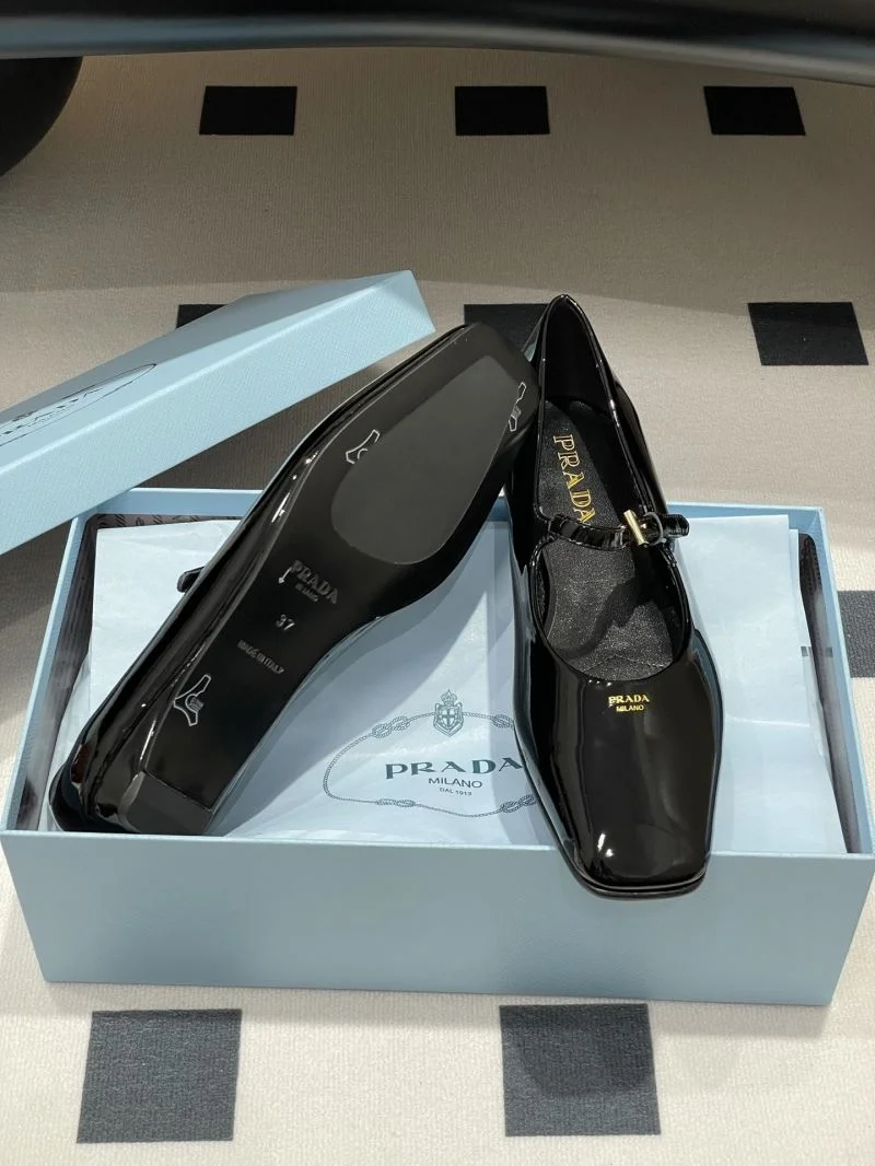 Prada Low Shoes WellDesigned 34816