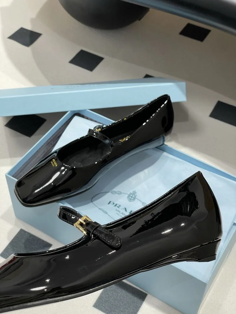 Prada Low Shoes WellDesigned 34816