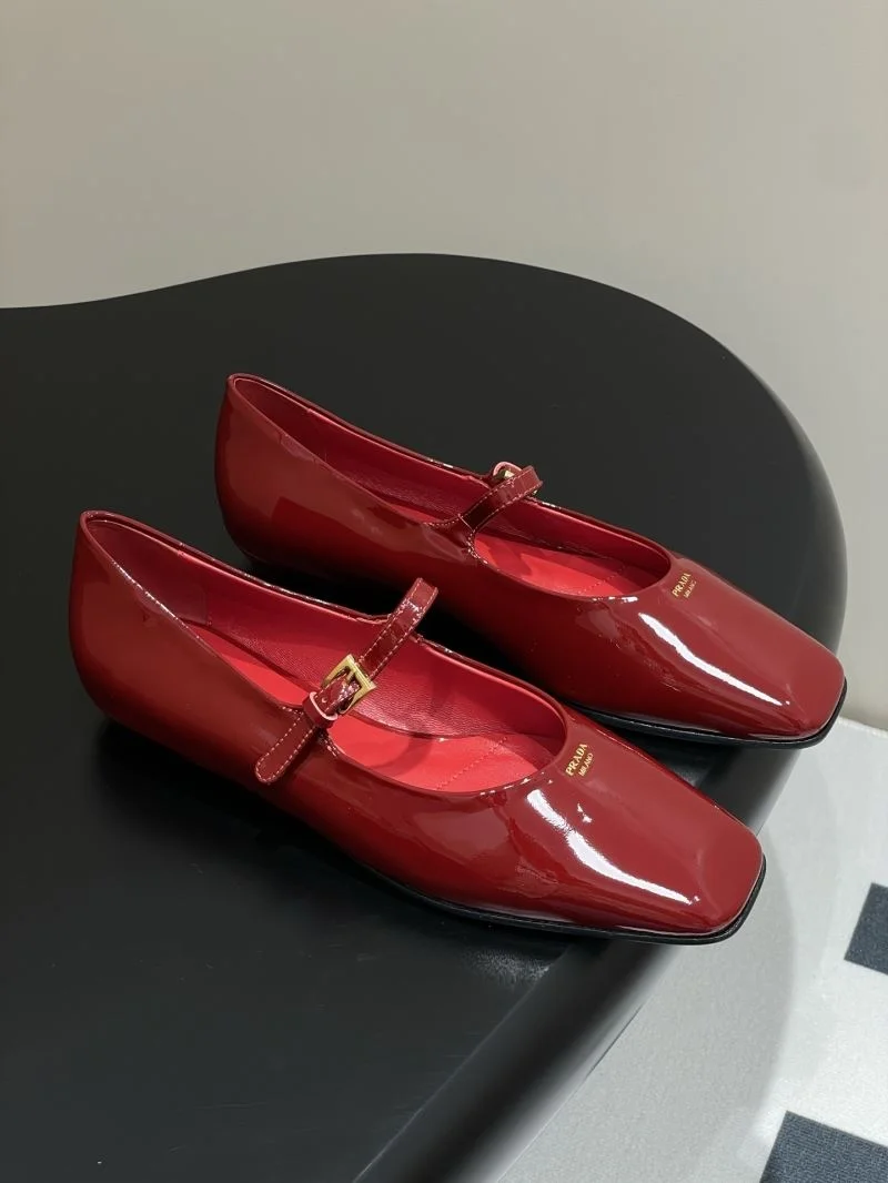 QuickDry Prada Low Shoes 34811