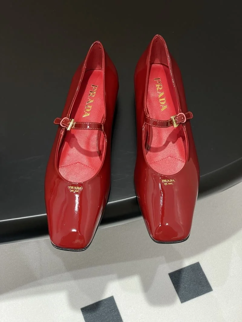 QuickDry Prada Low Shoes 34811