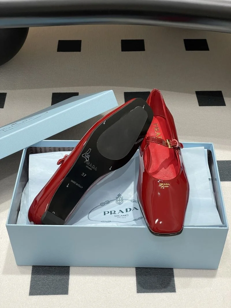 QuickDry Prada Low Shoes 34811