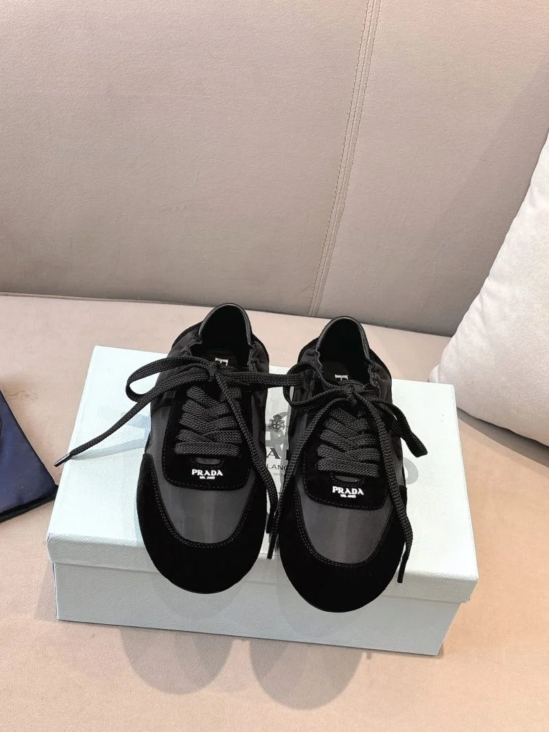 Prada Low Shoes Modern 34785