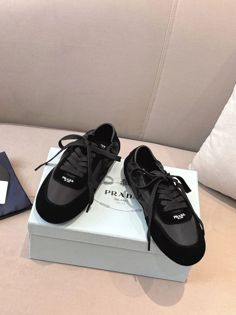 Prada Low Shoes Modern 34785