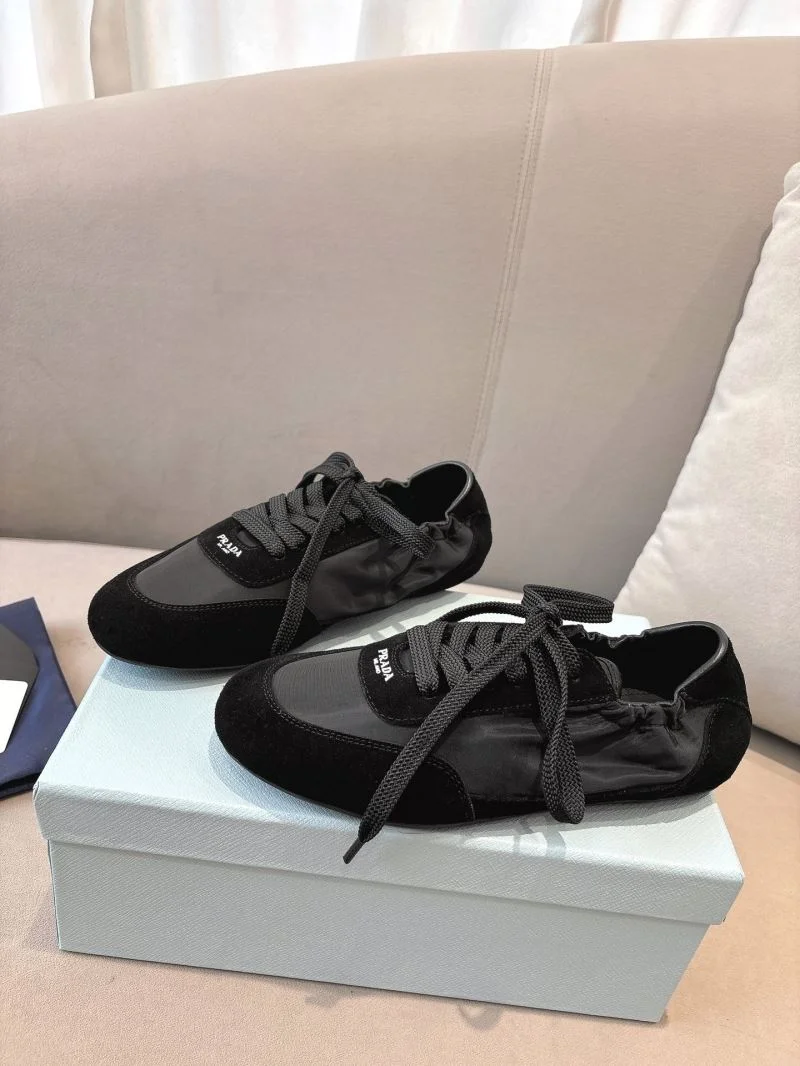 Prada Low Shoes Modern 34785