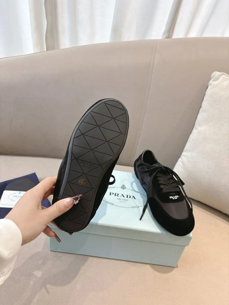Prada Low Shoes Modern 34785