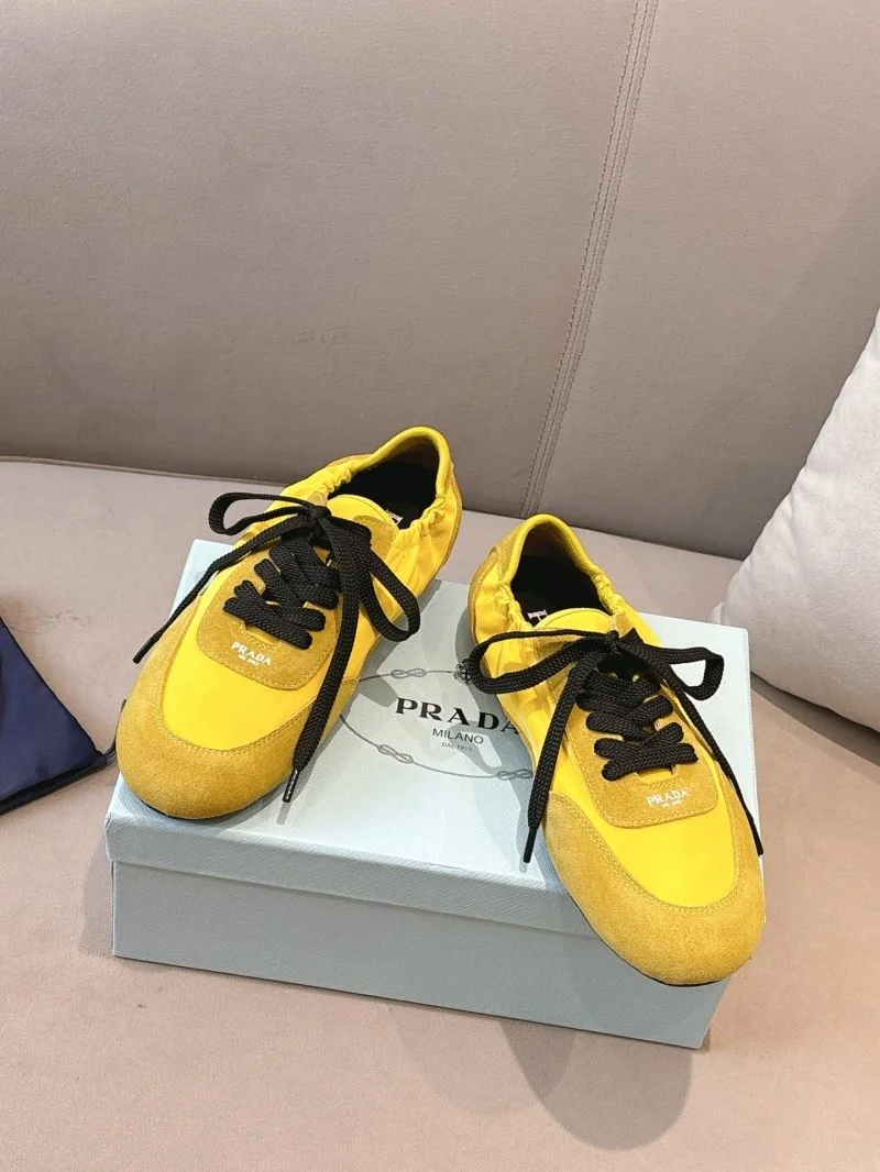 Classic Prada Low Shoes 34787