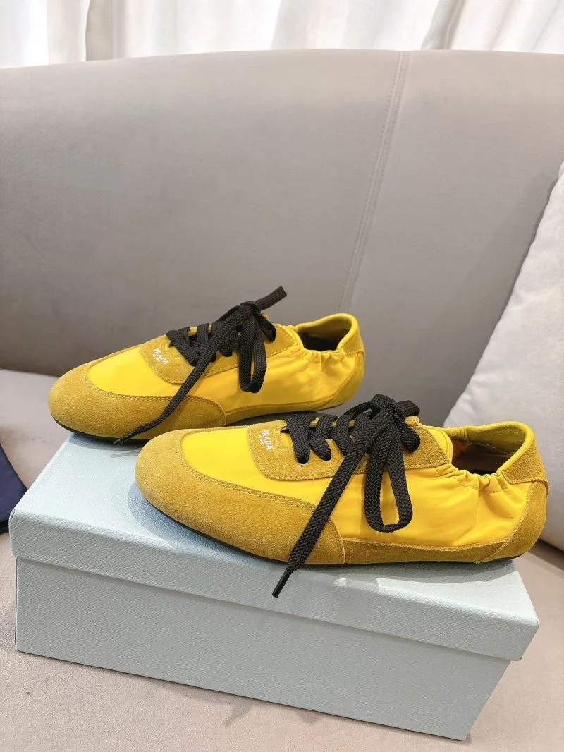 Classic Prada Low Shoes 34787
