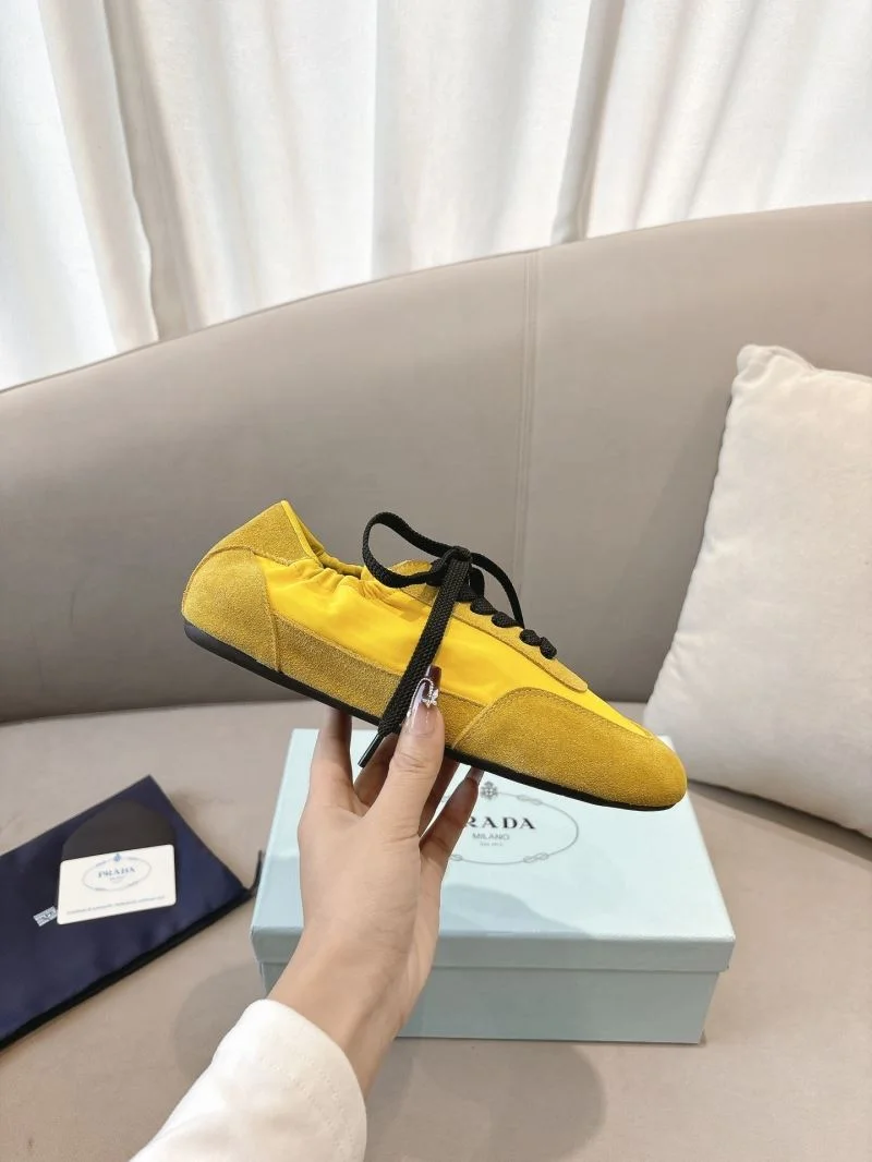 Classic Prada Low Shoes 34787
