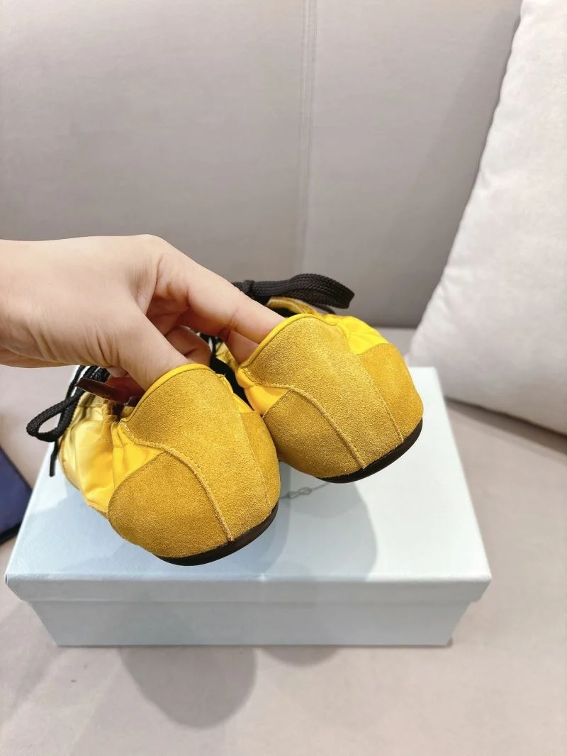 Classic Prada Low Shoes 34787