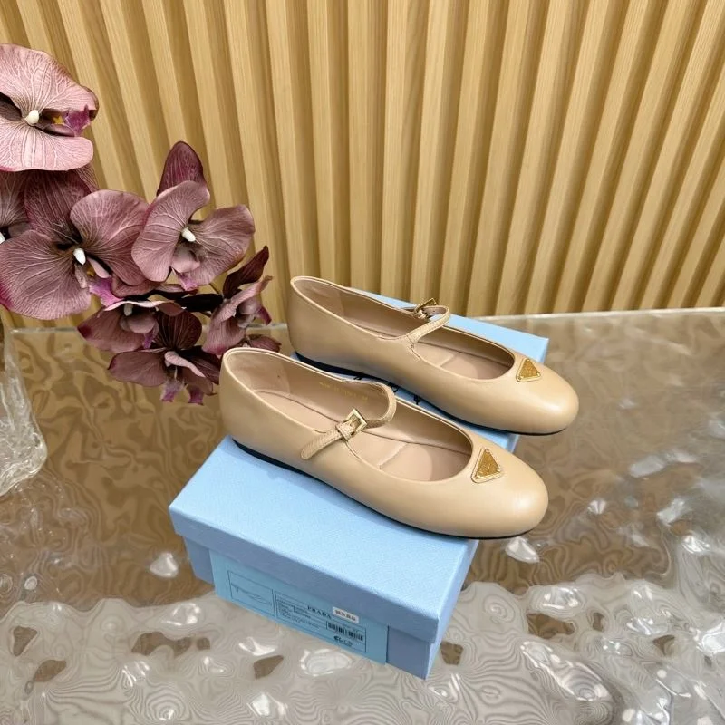 Prada Low Shoes ComfortFit 34807