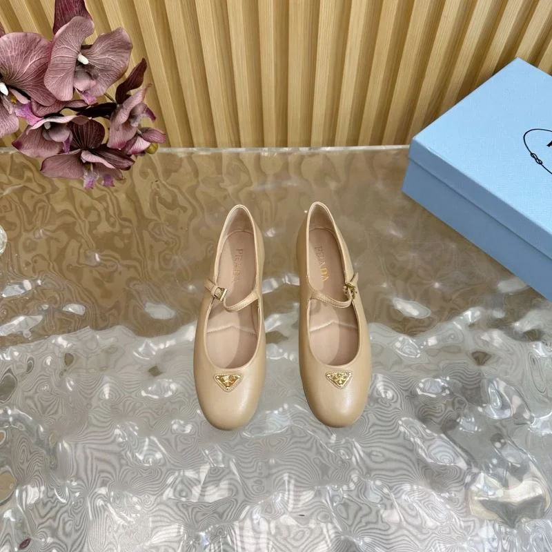Prada Low Shoes ComfortFit 34807