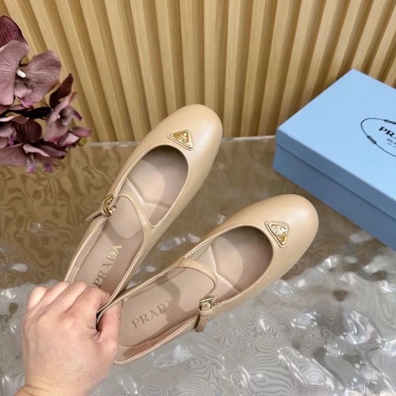 Prada Low Shoes ComfortFit 34807