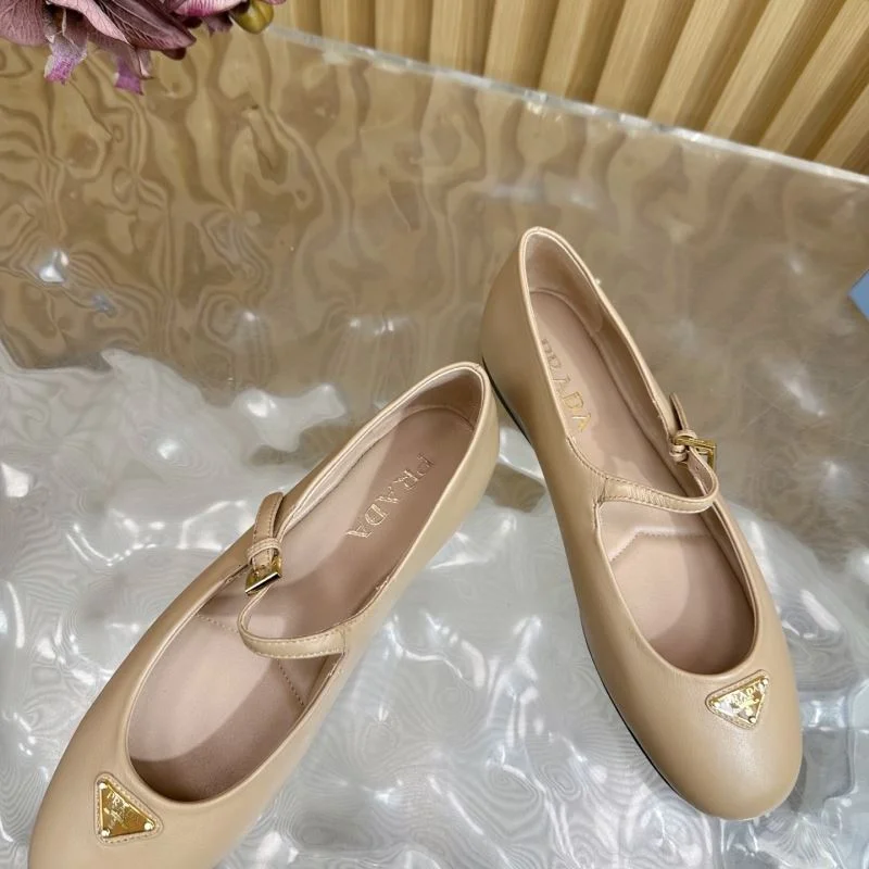 Prada Low Shoes ComfortFit 34807