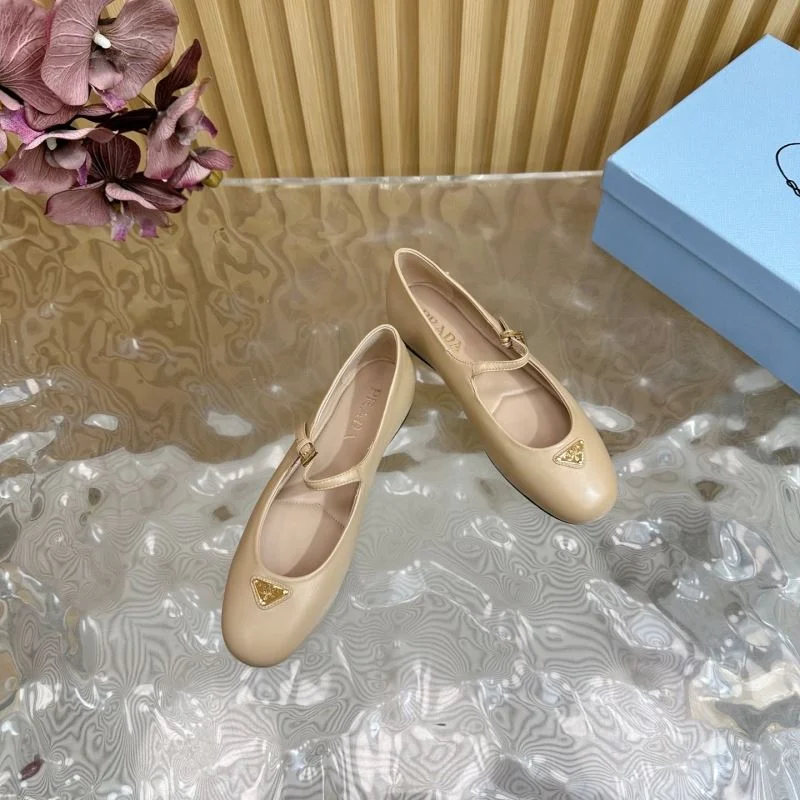 Prada Low Shoes ComfortFit 34807